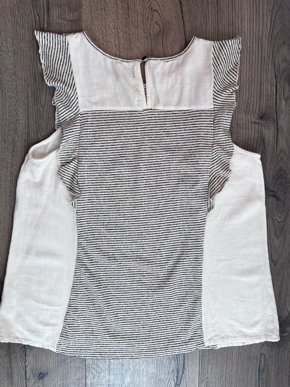Doe & Rae Striped Ruffle Sleeve -Large - Picture 2 of 8